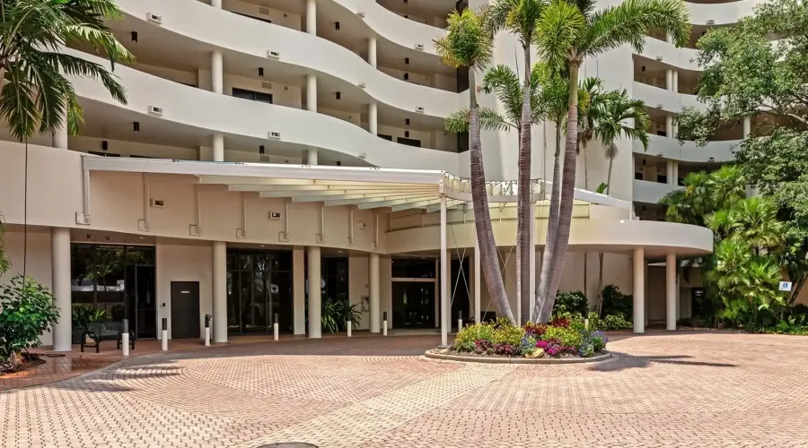 1255 N Gulfstream Ave, Sarasota, Florida, 34236, United States, 2 Bedrooms Bedrooms, 5 Rooms Rooms,2 BathroomsBathrooms,Residential,For Sale,Bay Plaza,Gulfstream ,11,2015485