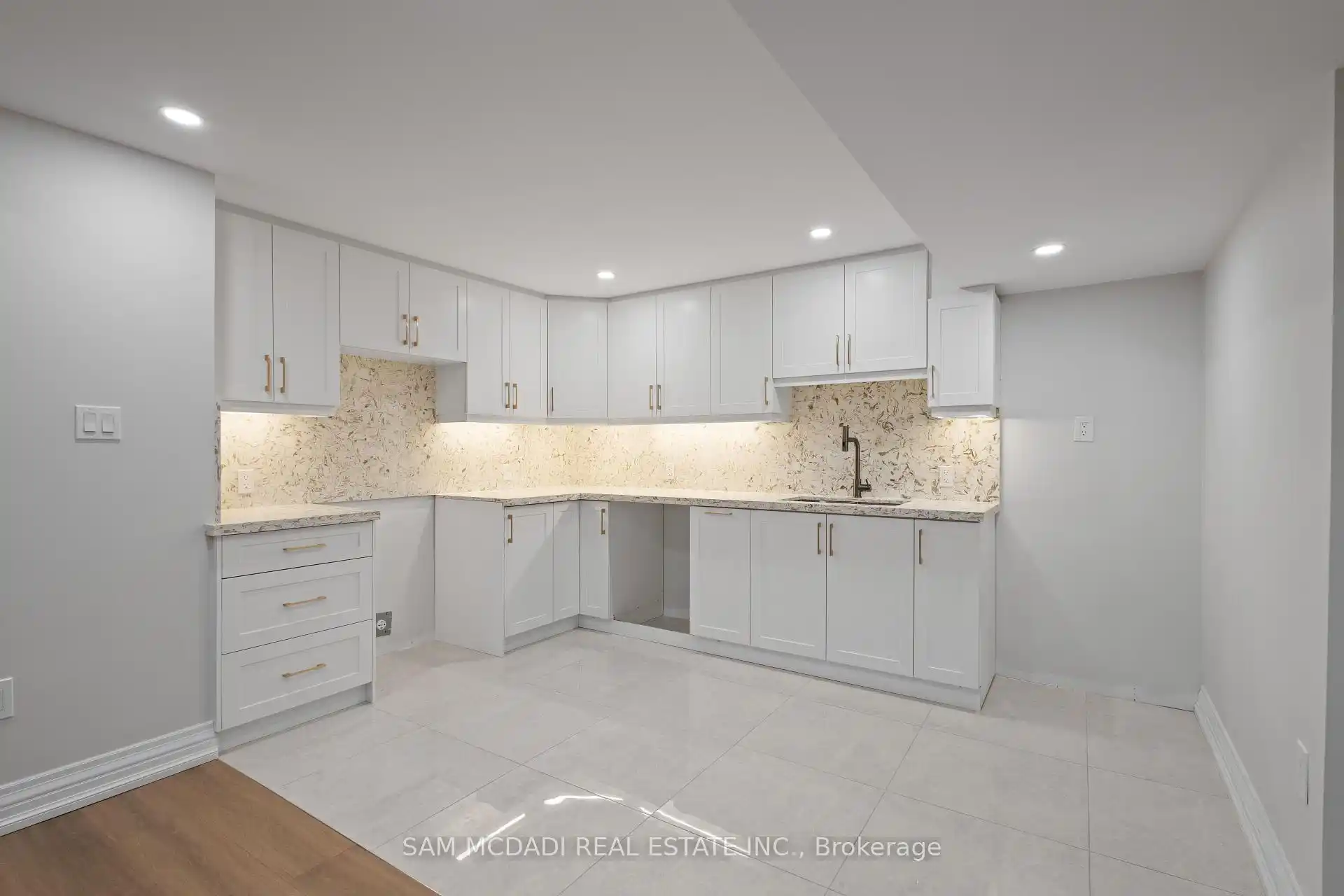 72 Oakes Drive, Mississauga (W12773768) – image 38