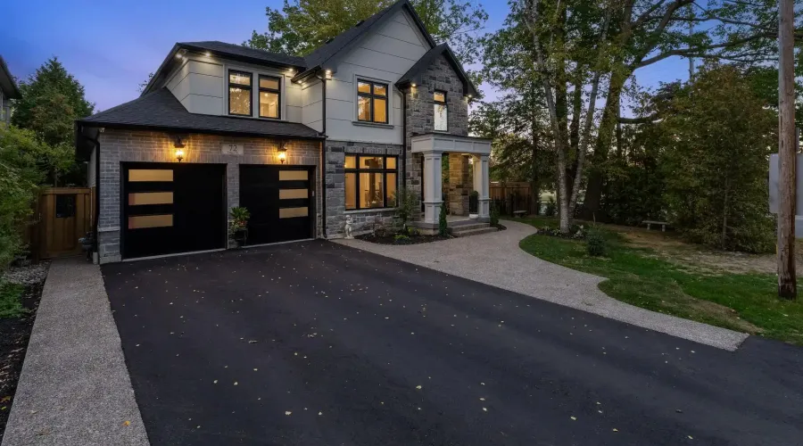 72 Oakes Drive, Mississauga, Ontario, L5G 3M1, Canada, 4 Bedrooms Bedrooms, ,6 BathroomsBathrooms,Residential,For Sale,2016426
