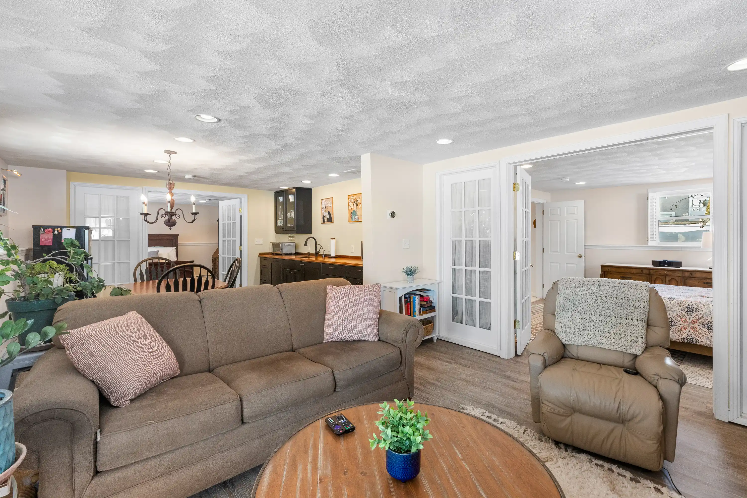 2 Breezy Point Road – image 21