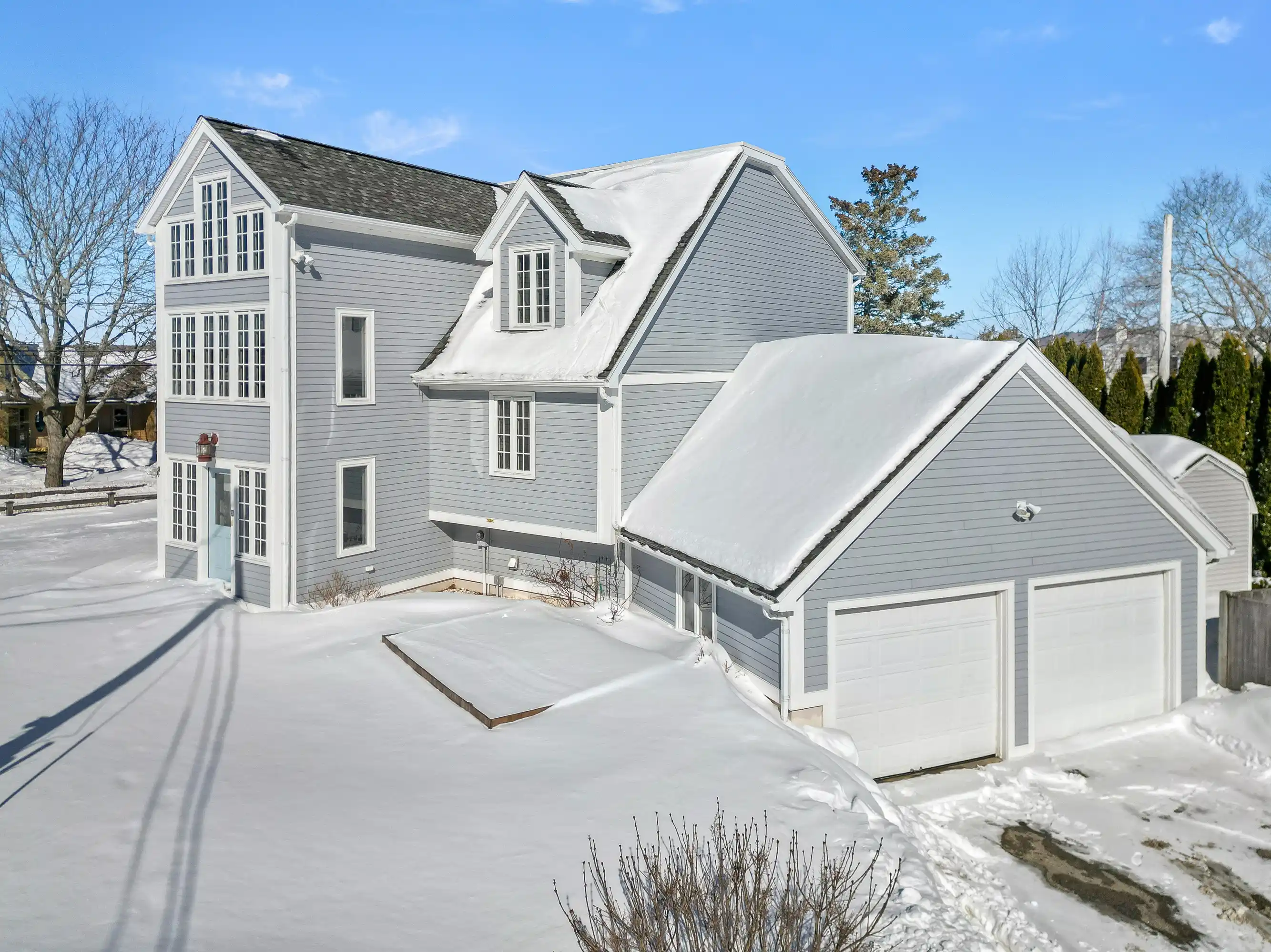 2 Breezy Point Road – image 2