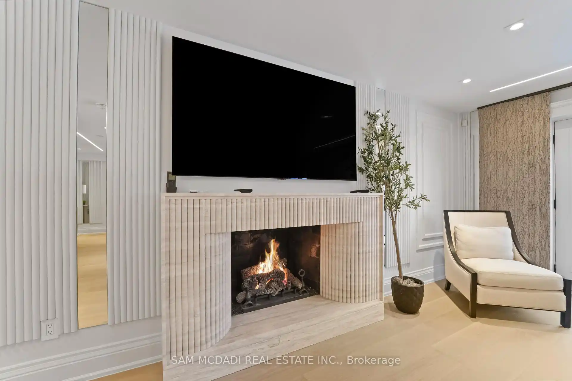 3168 Lakeshore Road W, Oakville (W12839440) – image 17