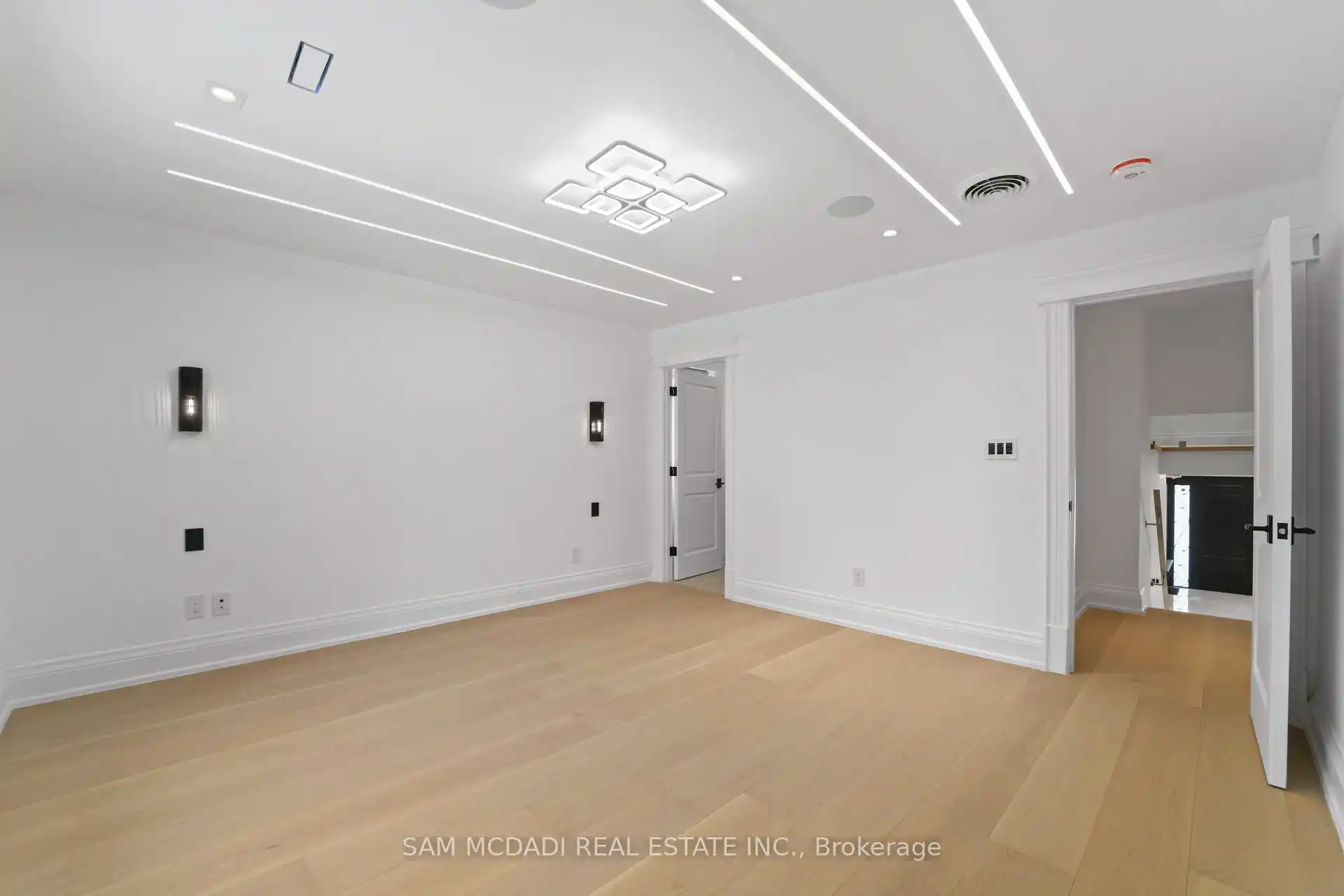 3168 Lakeshore Road W, Oakville (W12839440) – image 19