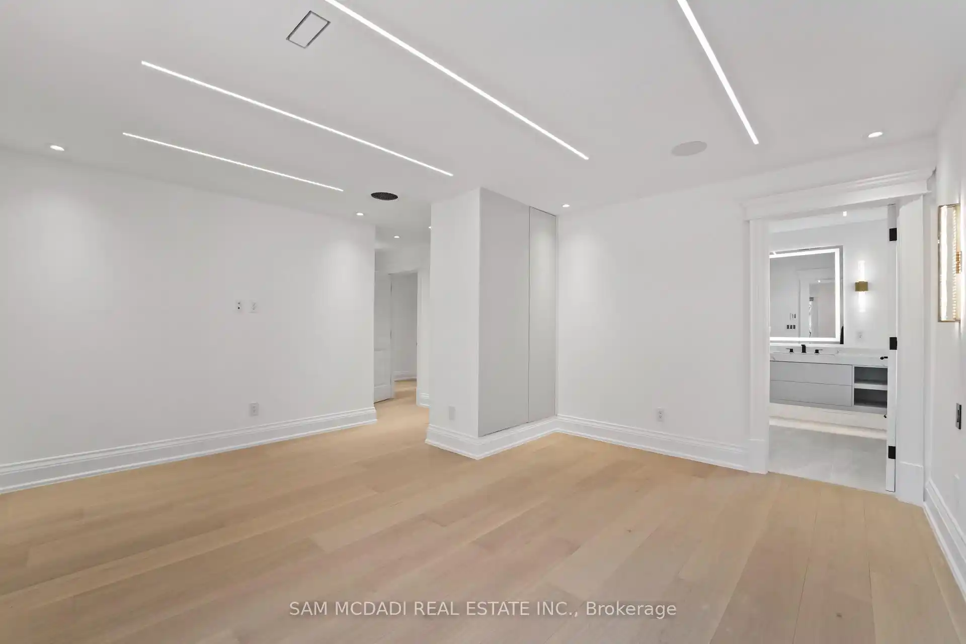 3168 Lakeshore Road W, Oakville (W12839440) – image 23