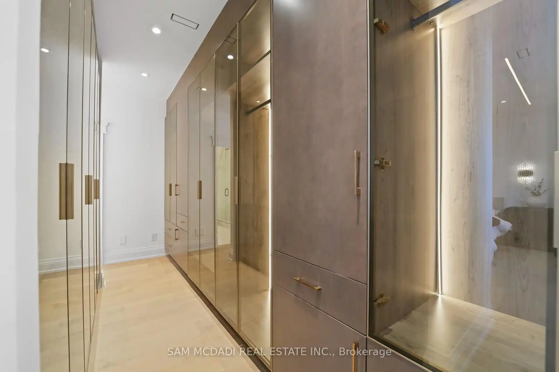 3168 Lakeshore Road W, Oakville (W12839440) – image 31