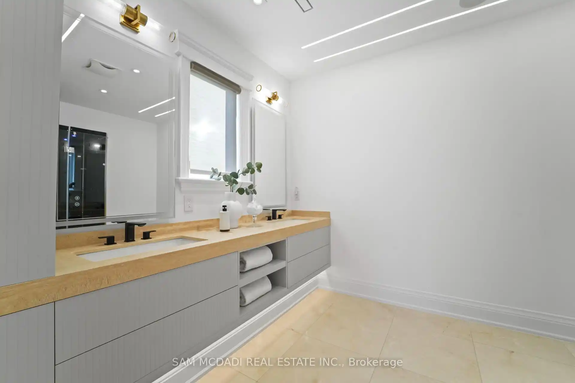 3168 Lakeshore Road W, Oakville (W12839440) – image 36