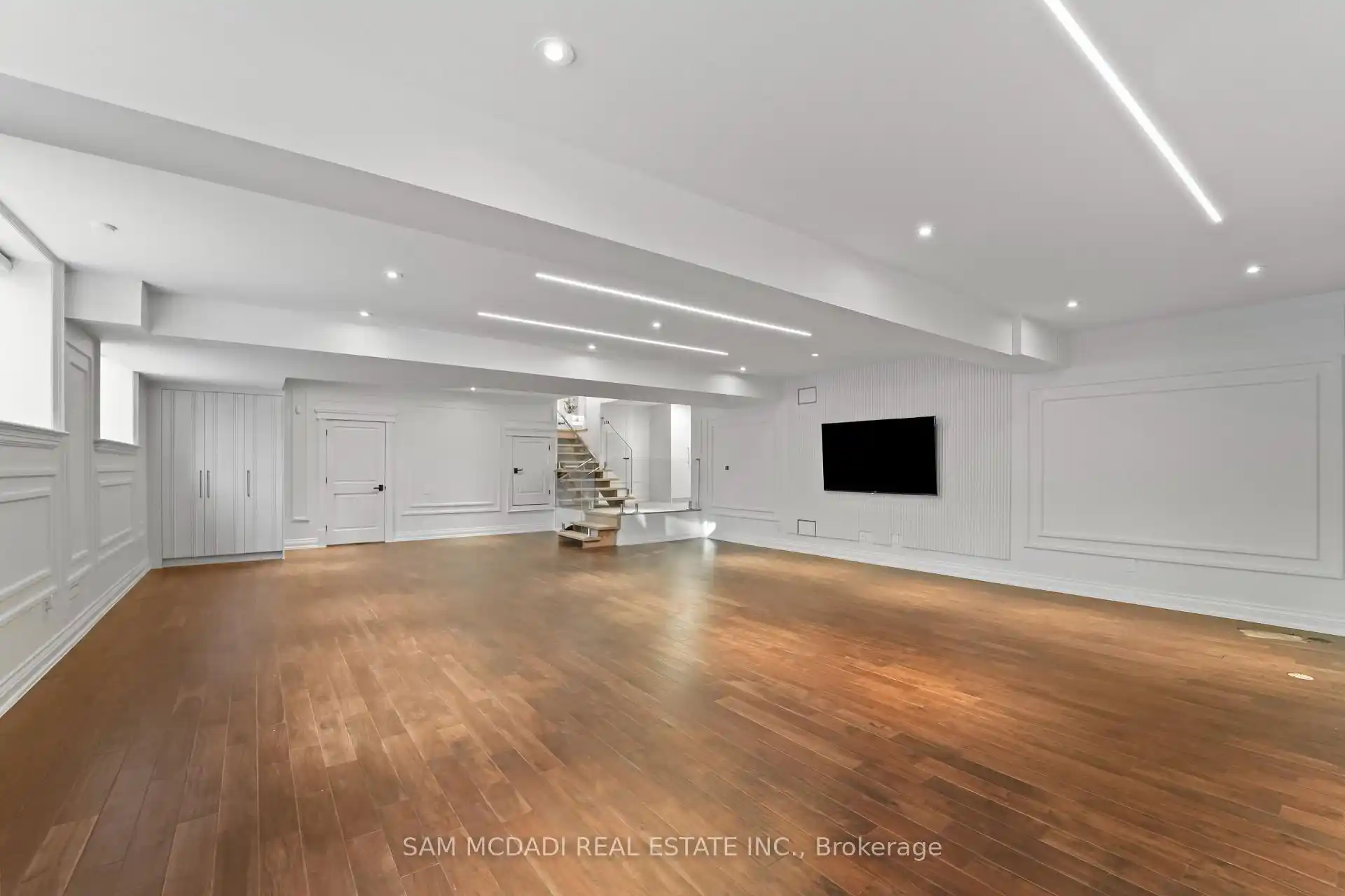 3168 Lakeshore Road W, Oakville (W12839440) – image 39
