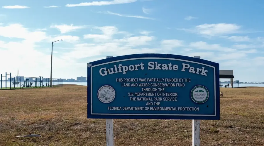 6251 10th Avenue S, Gulfport, Florida, 33707, United States, 4 Bedrooms Bedrooms, 14 Rooms Rooms,2 BathroomsBathrooms,Residential,For Sale,10th Avenue ,2024357