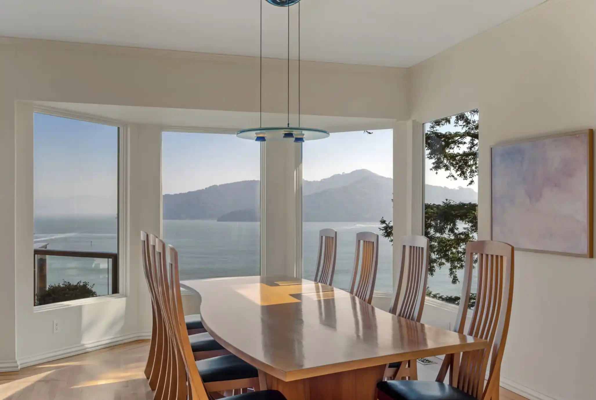 Picturesque Bay Views on Belvedere Island – image 4