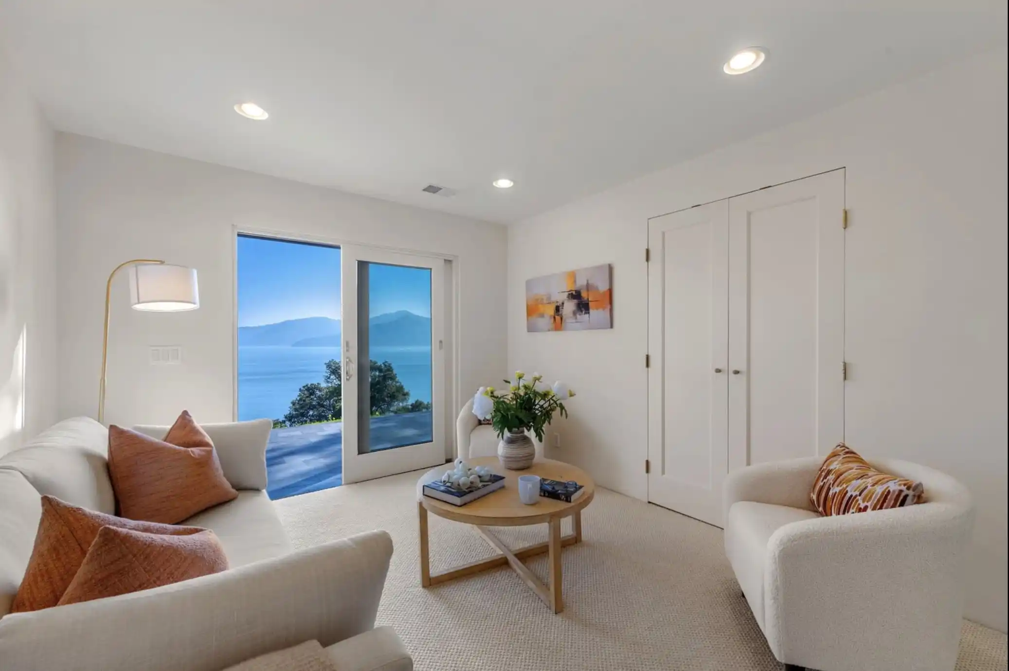 Picturesque Bay Views on Belvedere Island – image 8