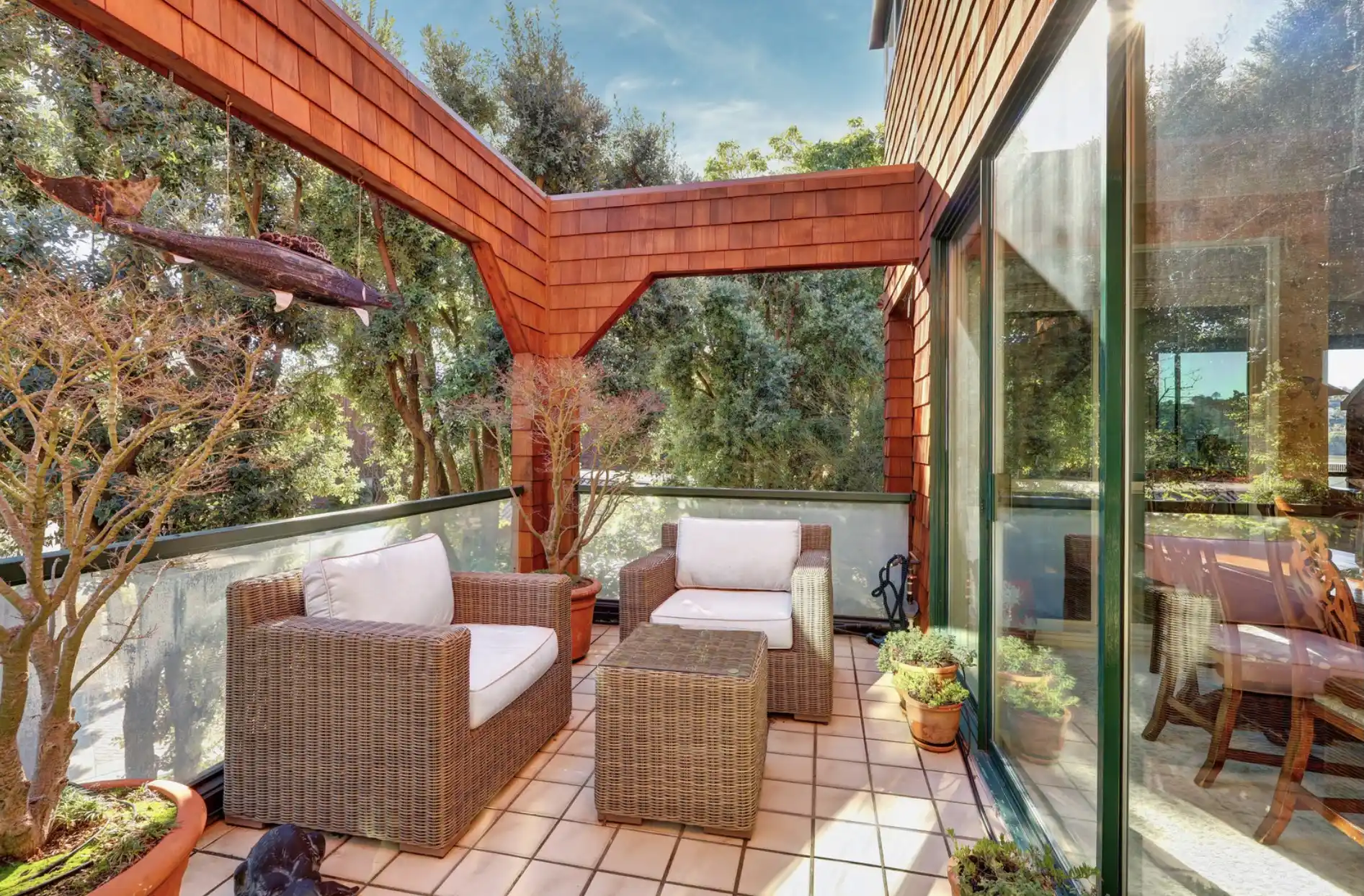 Luxurious End Unit in Point Tiburon – image 6