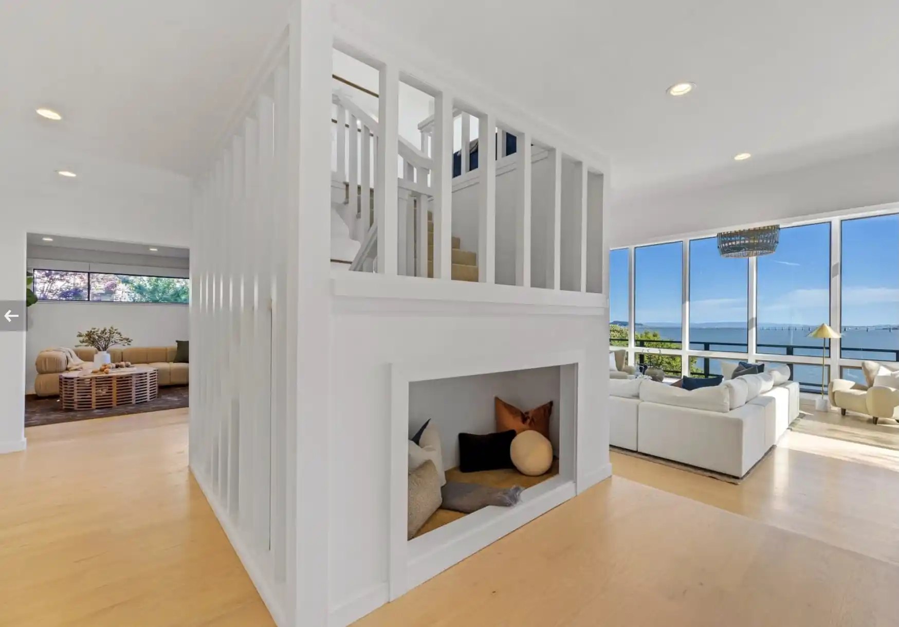 Gated View Residence on the Water – image 6