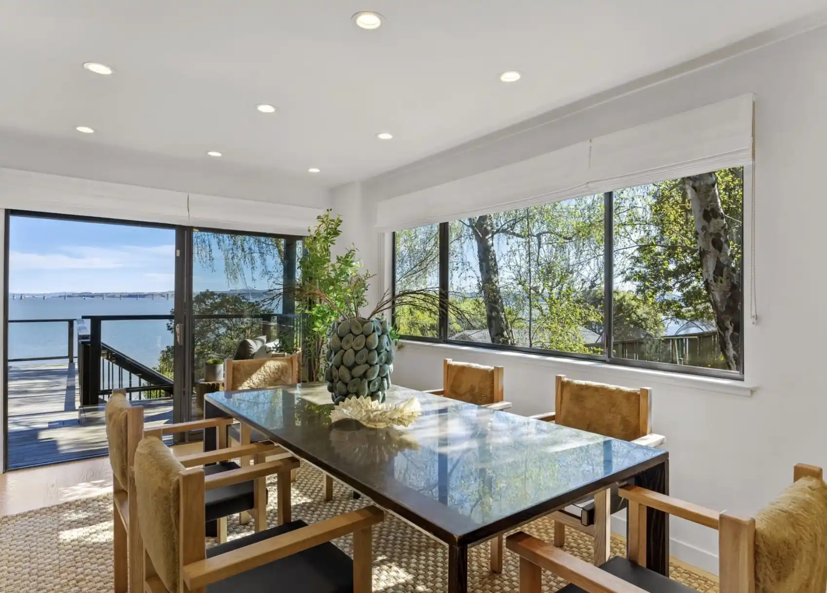 Gated View Residence on the Water – image 7
