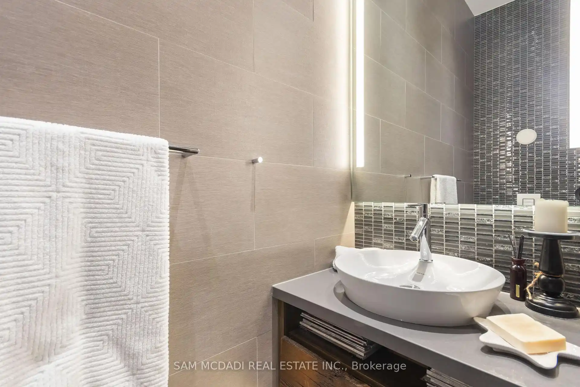 1031 Welwyn Drive, Mississauga (W12892286) – image 11