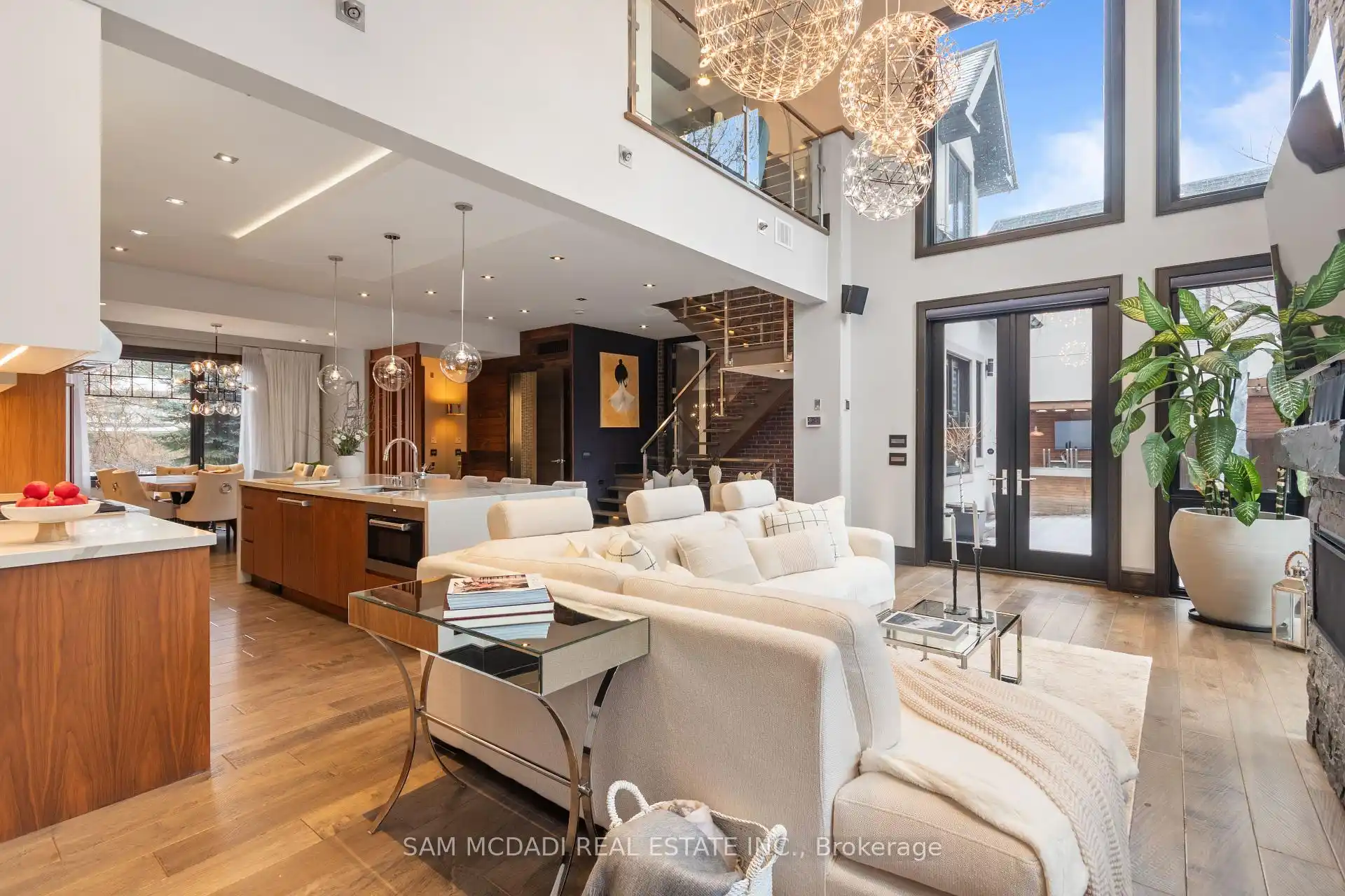 1031 Welwyn Drive, Mississauga (W12892286) – image 16