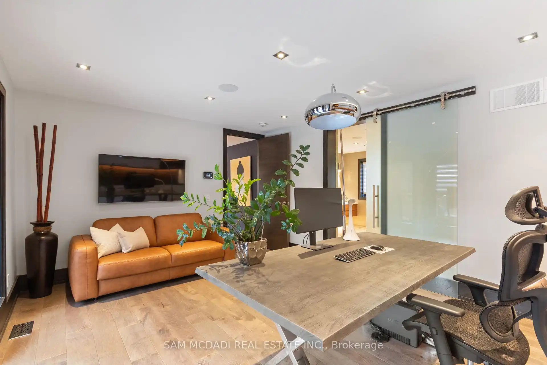 1031 Welwyn Drive, Mississauga (W12892286) – image 19