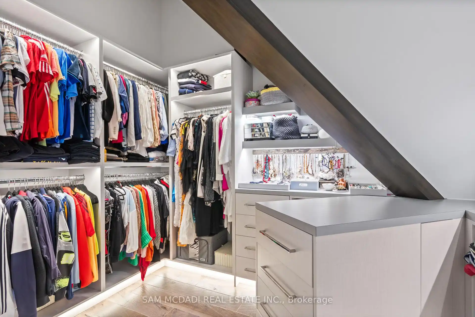 1031 Welwyn Drive, Mississauga (W12892286) – image 31