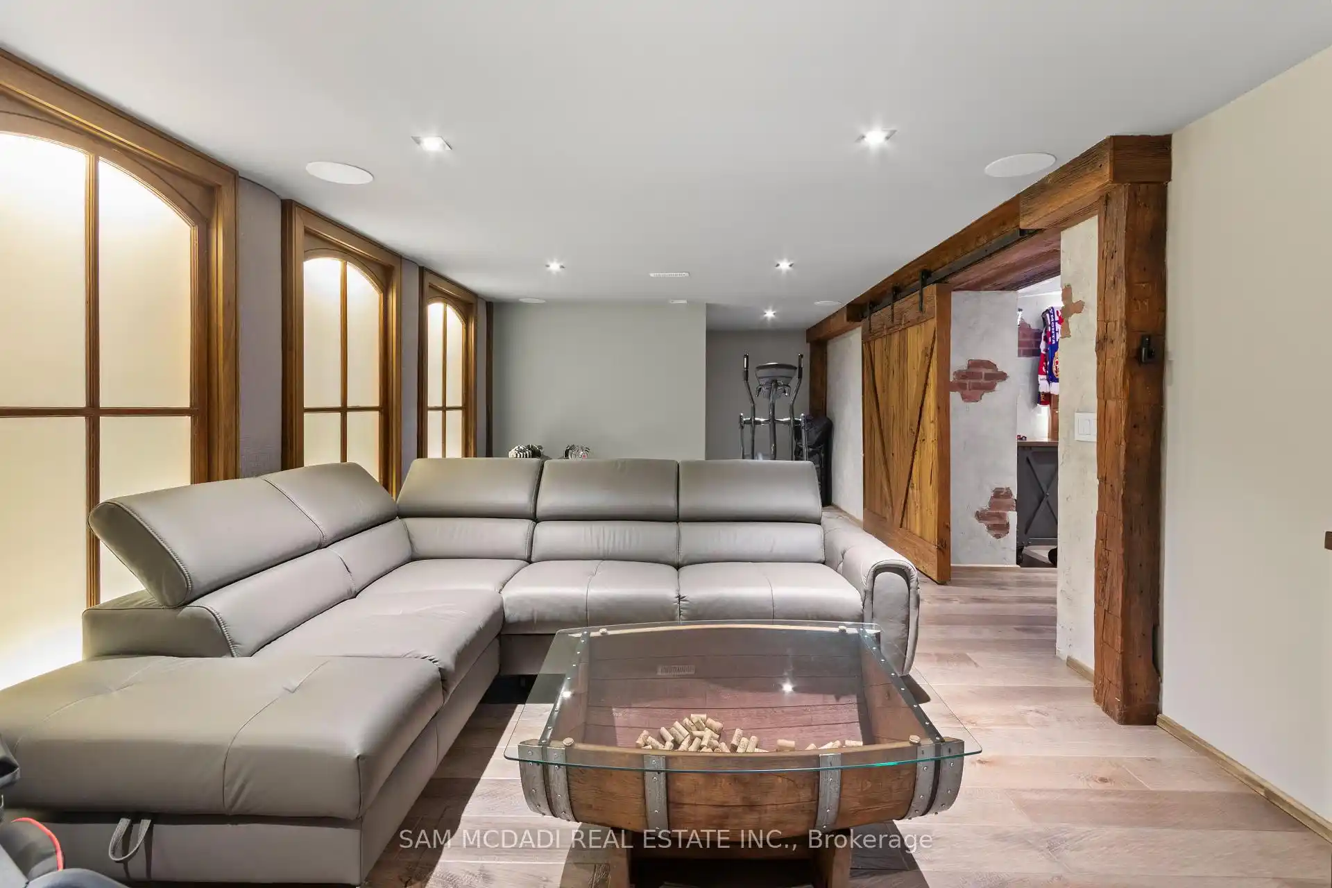 1031 Welwyn Drive, Mississauga (W12892286) – image 43