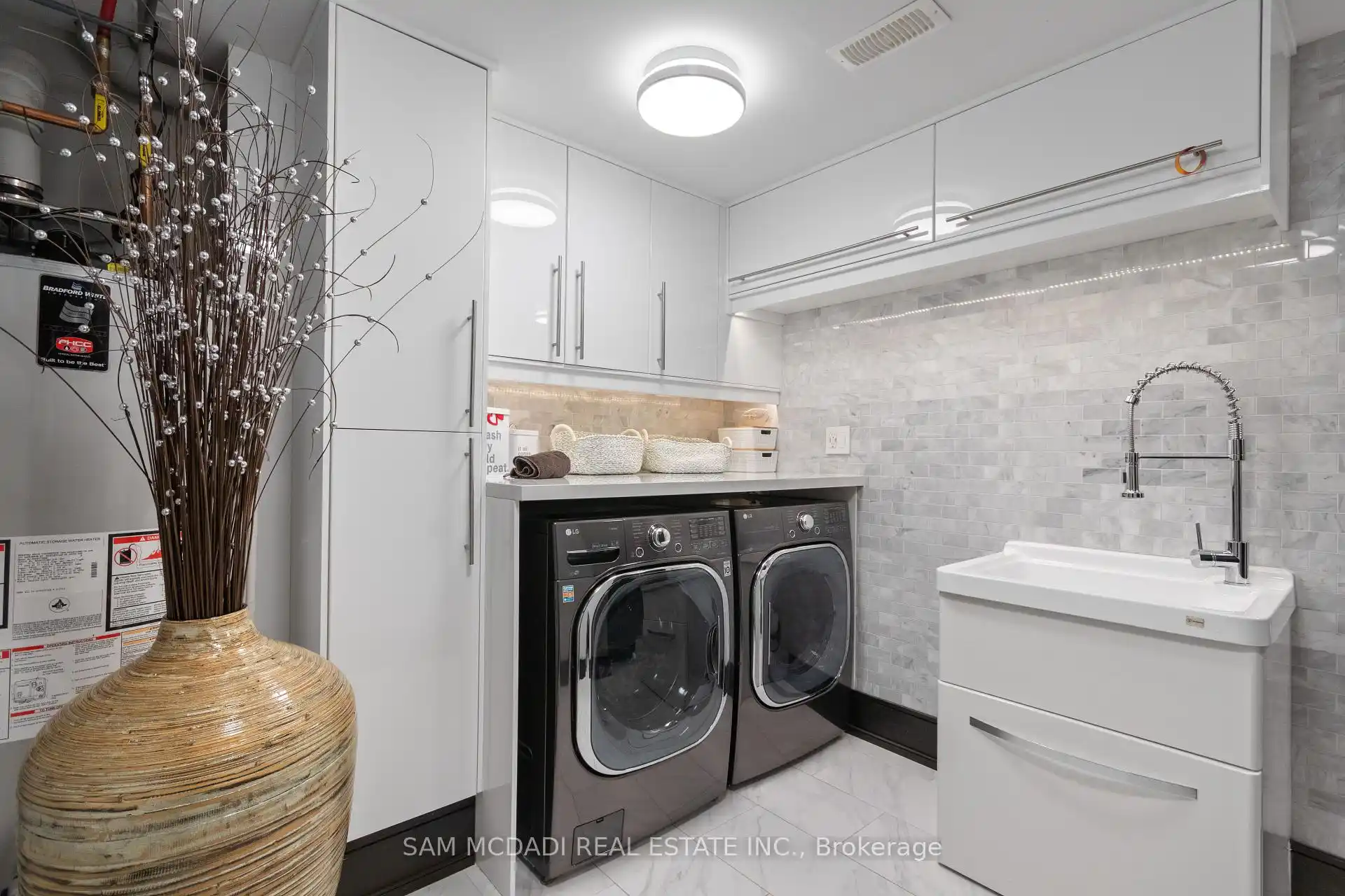 1031 Welwyn Drive, Mississauga (W12892286) – image 47