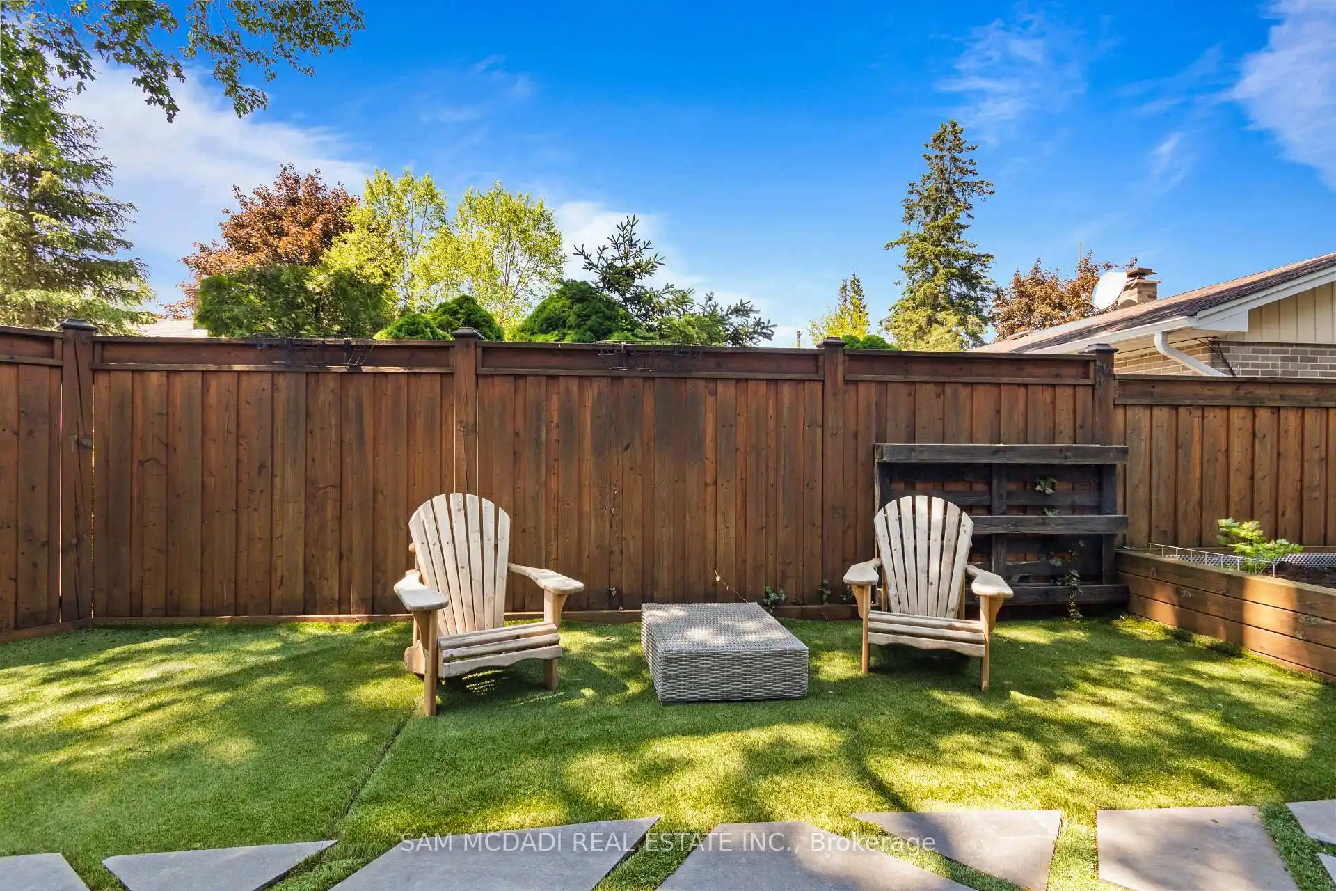 1031 Welwyn Drive, Mississauga (W12892286) – image 50