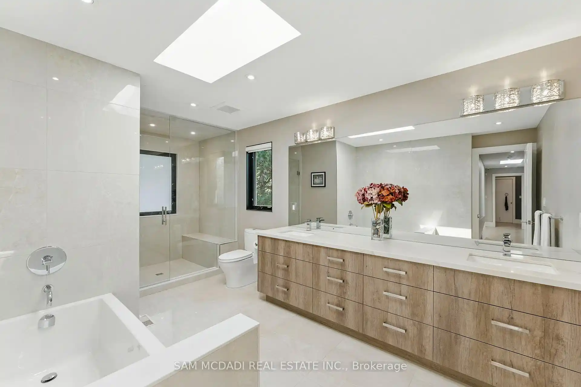 1112 Caldwell Avenue, Mississauga (W12898342) – image 24