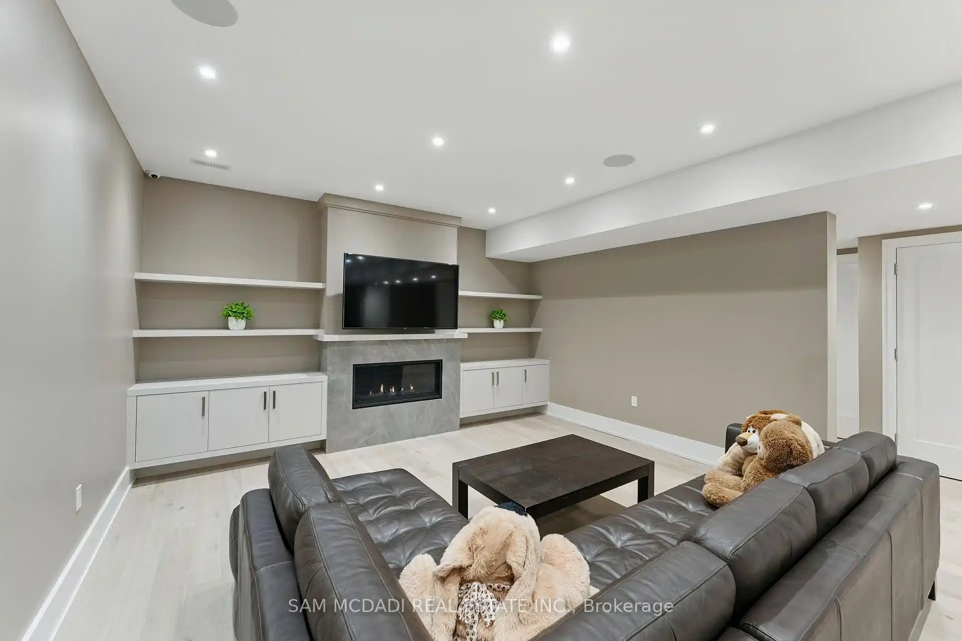 1112 Caldwell Avenue, Mississauga (W12898342) – image 30