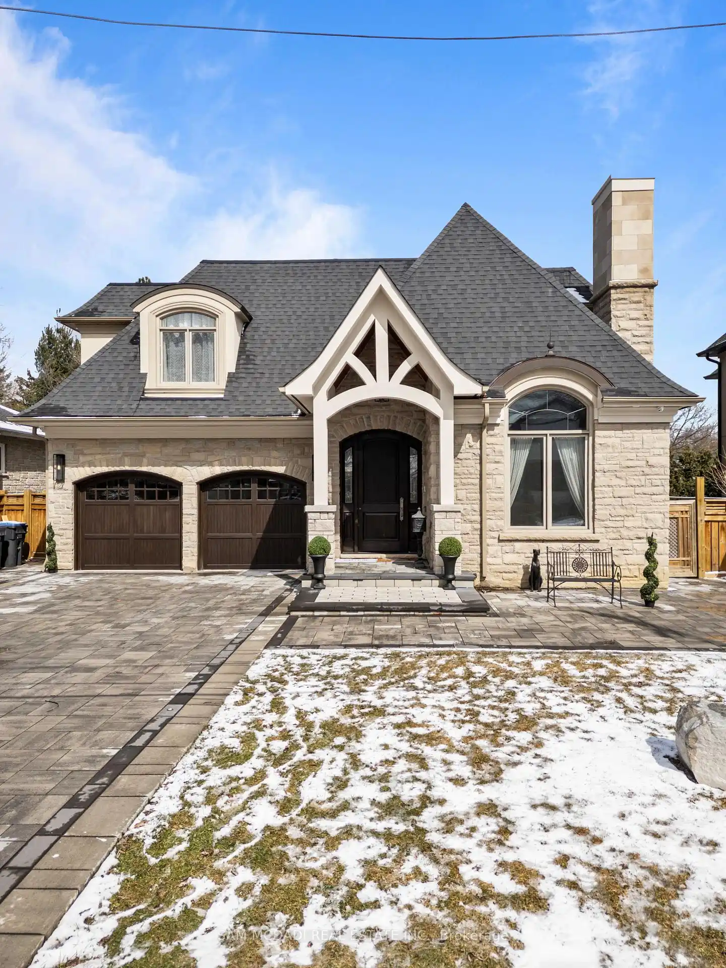 1285 Minnewaska Trail, Mississauga (W12897790) – image 2