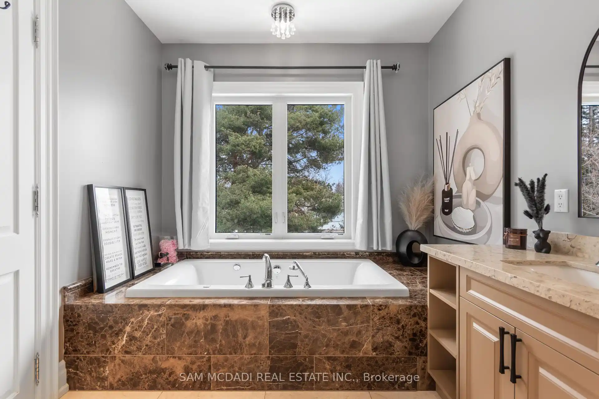 1285 Minnewaska Trail, Mississauga (W12897790) – image 20