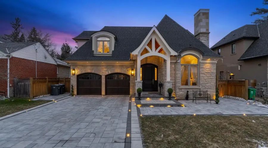1285 Minnewaska Trail, Mississauga, Ontario, L5G 3S6, Canada, 4 Bedrooms Bedrooms, ,5 BathroomsBathrooms,Residential,For Sale,1285 Minnewaska Trail,2028647