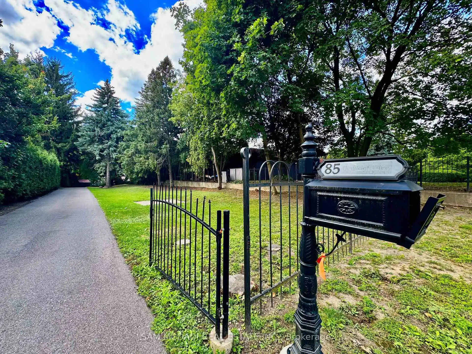 85 Yorkleigh Avenue, Toronto (W12925144) – image 48