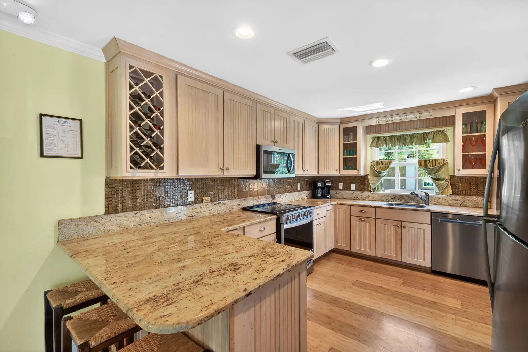 UNIQUE CAPTIVA COTTAGE – image 13