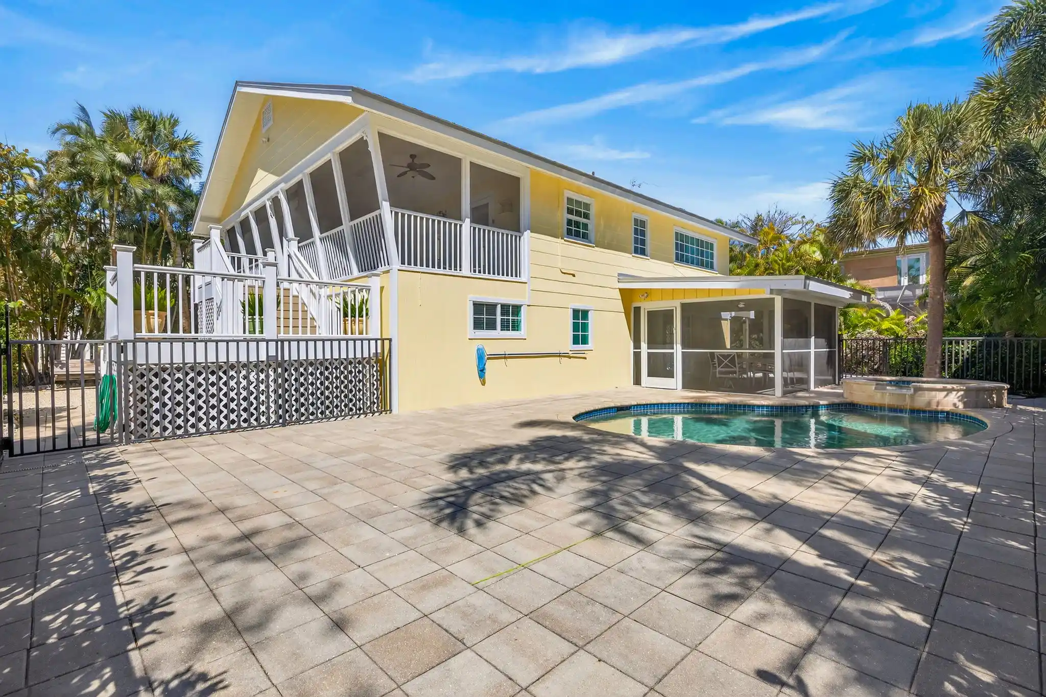 UNIQUE CAPTIVA COTTAGE – image 27