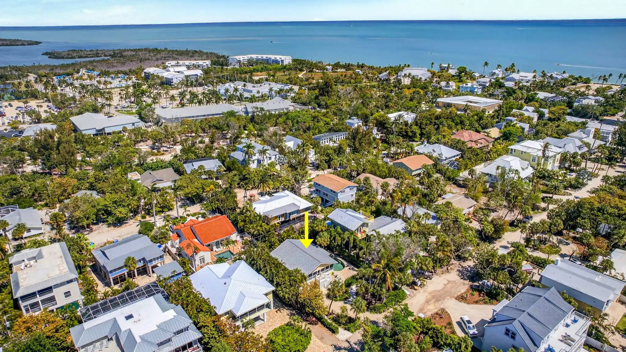 UNIQUE CAPTIVA COTTAGE – image 46