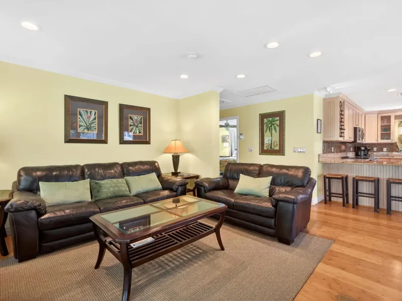 UNIQUE CAPTIVA COTTAGE – image 9
