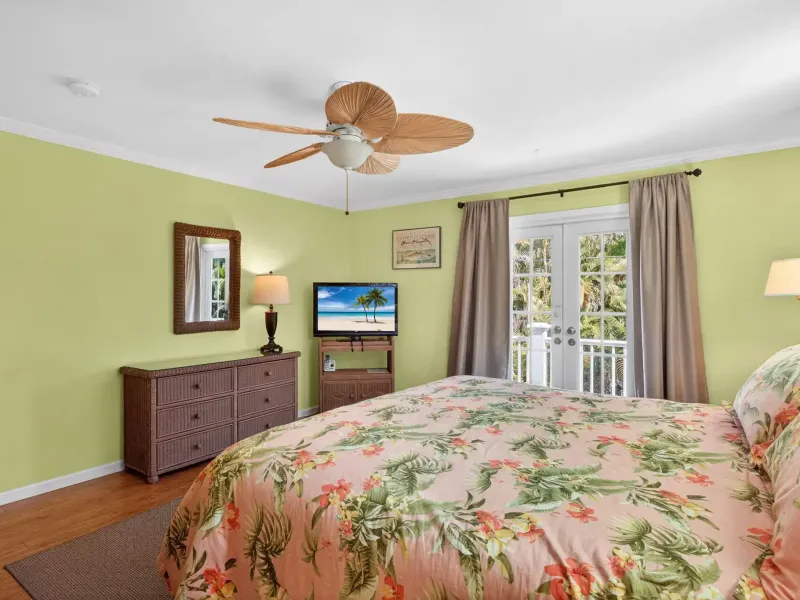UNIQUE CAPTIVA COTTAGE – image 17