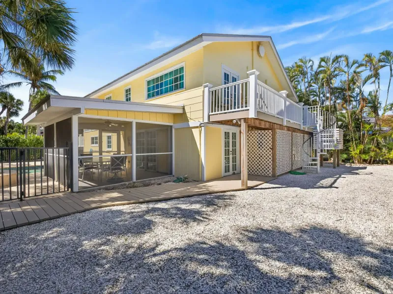 UNIQUE CAPTIVA COTTAGE – image 24