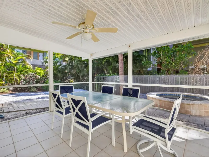UNIQUE CAPTIVA COTTAGE – image 31