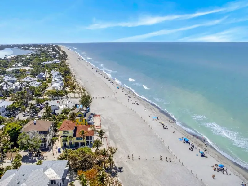 UNIQUE CAPTIVA COTTAGE – image 42