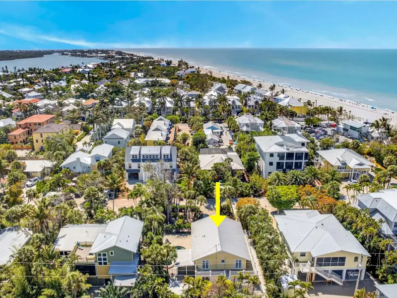 UNIQUE CAPTIVA COTTAGE – image 47