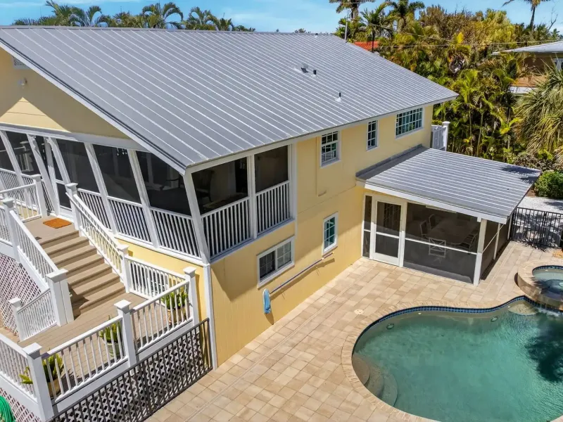 UNIQUE CAPTIVA COTTAGE – image 5