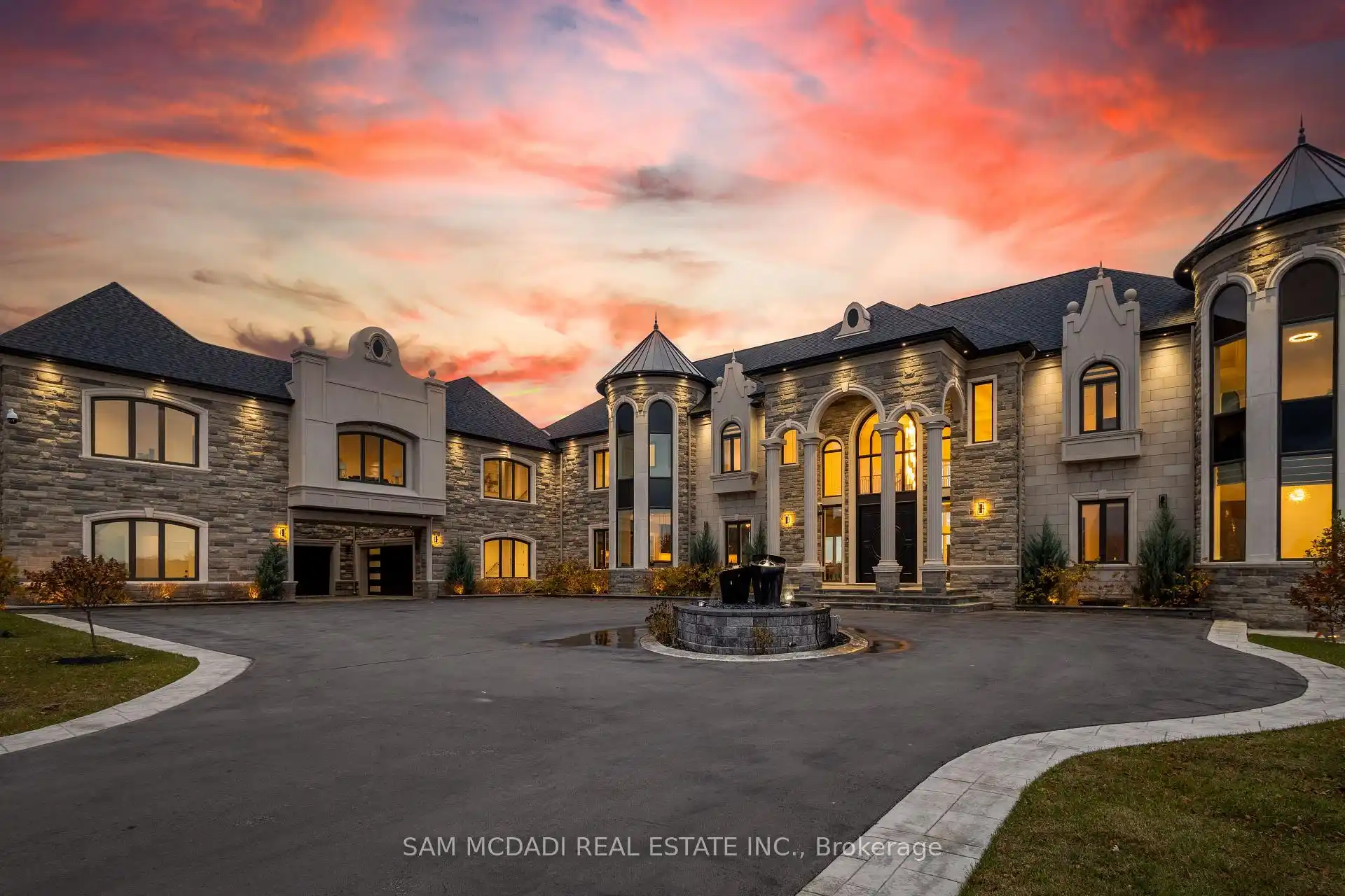 4 Saint Lukes Court, Brampton (W12931760) – image 1