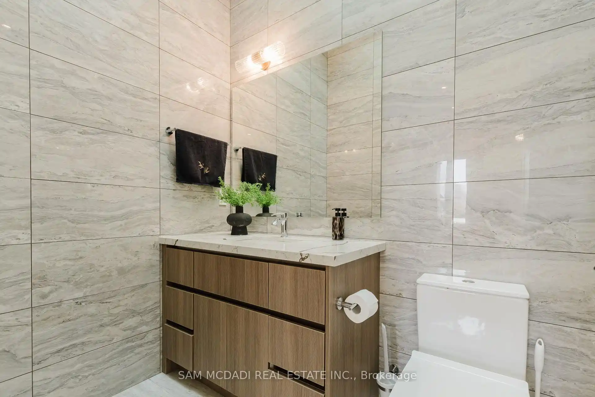 4 Saint Lukes Court, Brampton (W12931760) – image 26