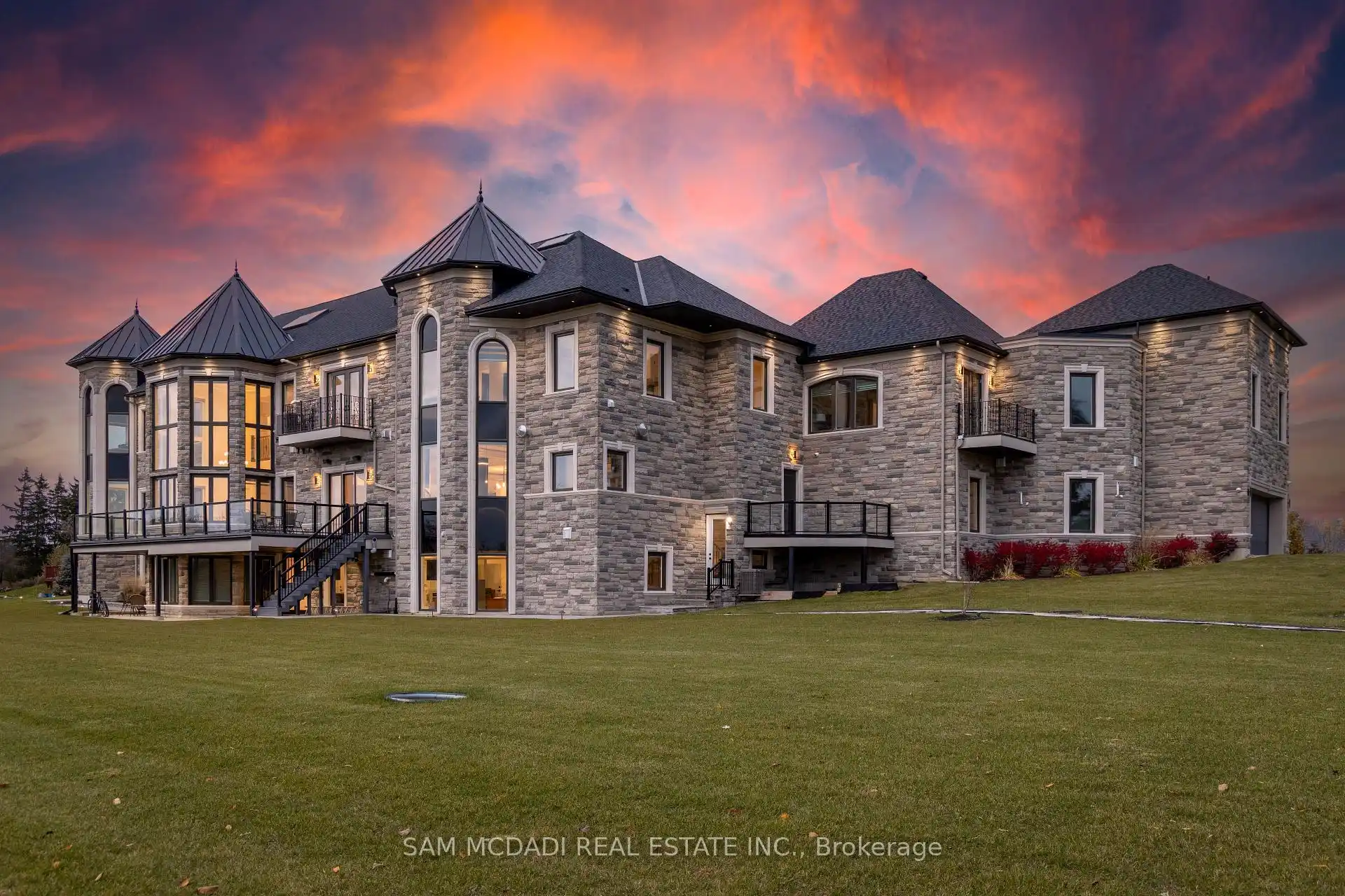 4 Saint Lukes Court, Brampton (W12931760) – image 4