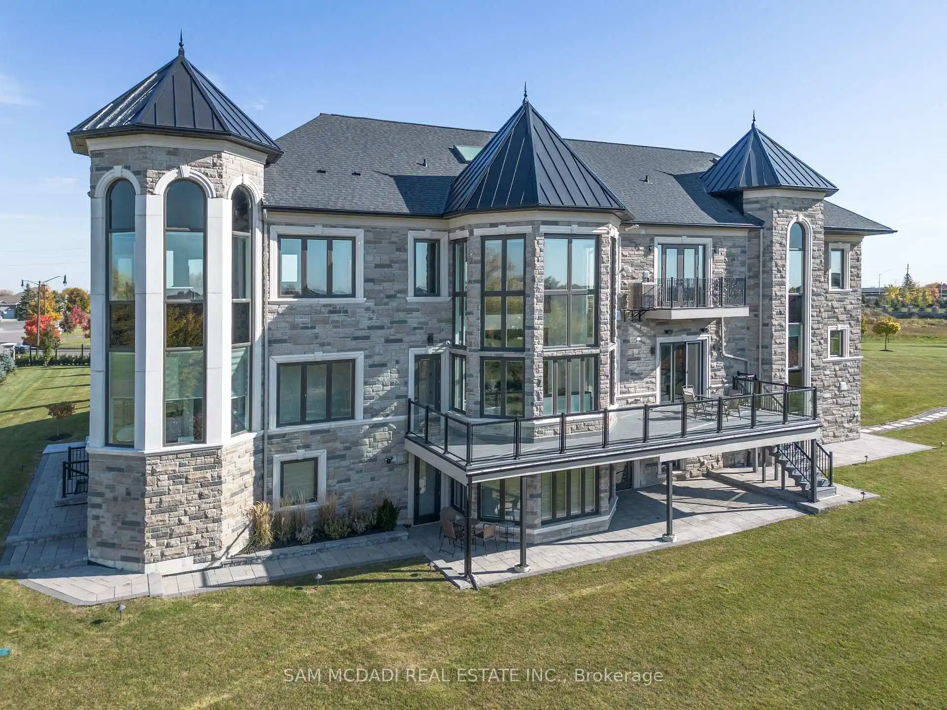 4 Saint Lukes Court, Brampton (W12931760) – image 44