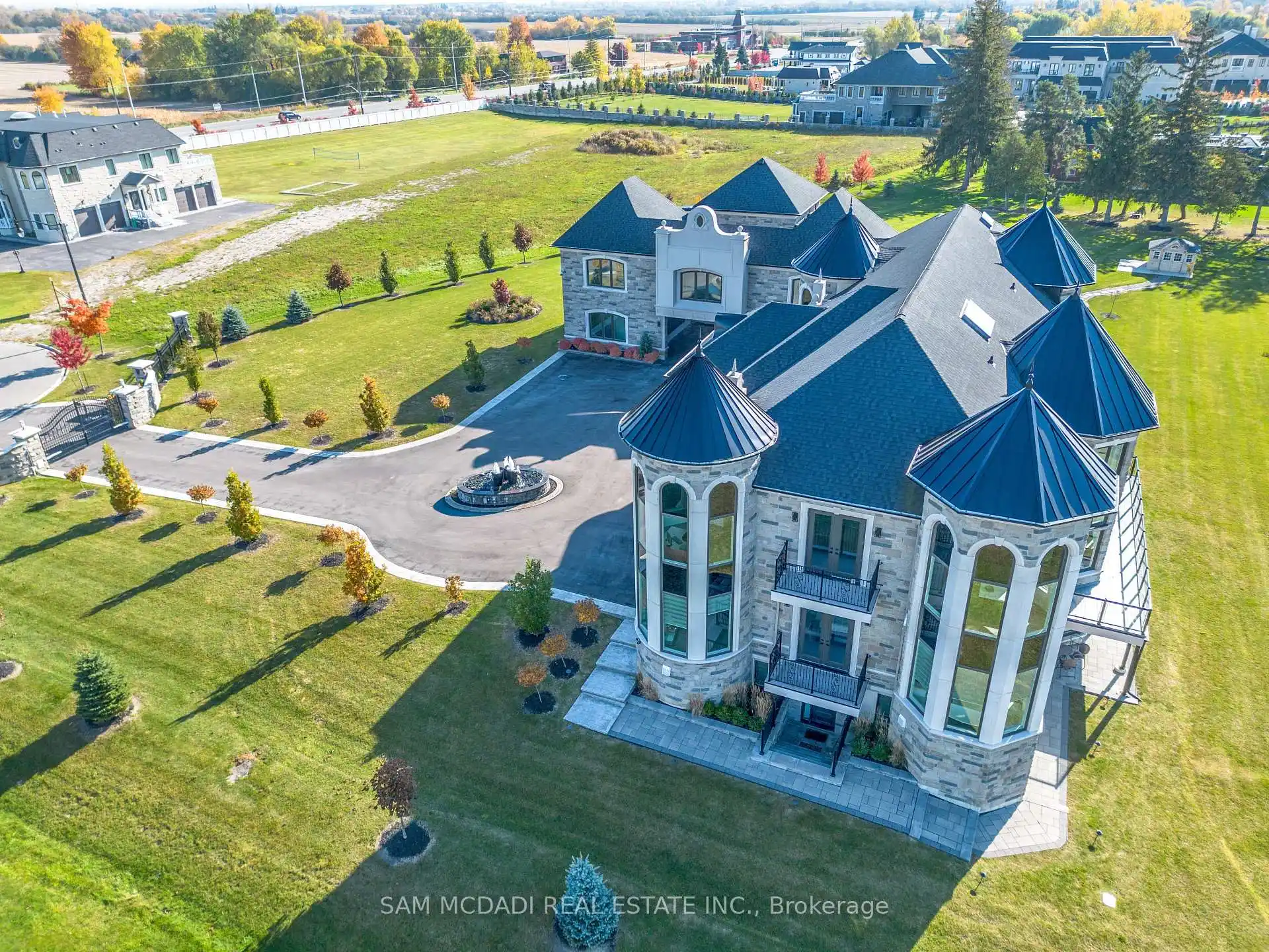 4 Saint Lukes Court, Brampton (W12931760) – image 45