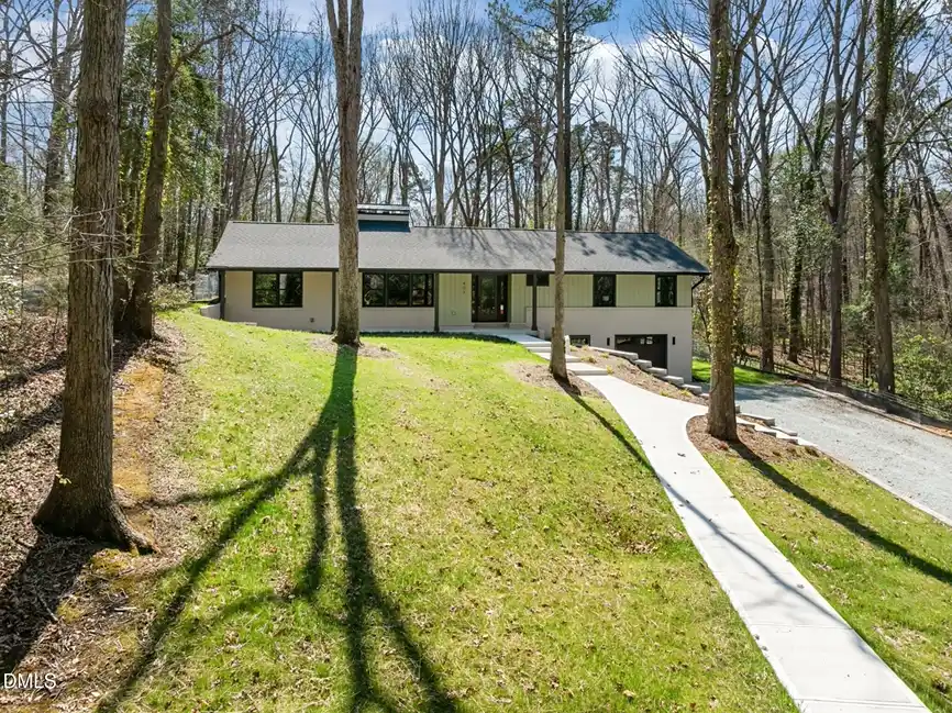 407 Granville Road – image 3