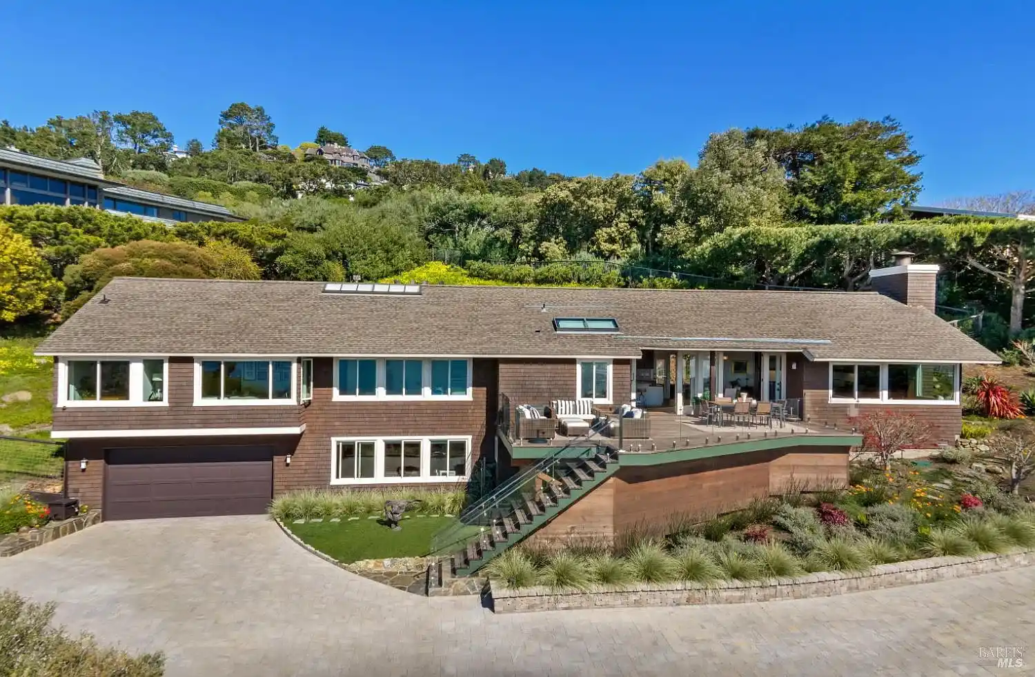 Casual Modern Living with Iconic Bay Views – image 16
