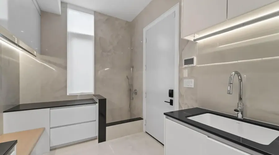 1589 Glenhill Crescent, Mississauga, Ontario, L5H 3C4, Canada, 4 Bedrooms Bedrooms, ,6 BathroomsBathrooms,Residential,For Sale,1589 Glenhill Crescent,20261037609