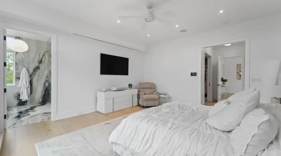 1589 Glenhill Crescent, Mississauga, Ontario, L5H 3C4, Canada, 4 Bedrooms Bedrooms, ,6 BathroomsBathrooms,Residential,For Sale,1589 Glenhill Crescent,20261037609