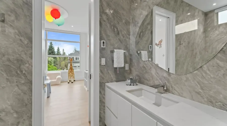 1589 Glenhill Crescent, Mississauga, Ontario, L5H 3C4, Canada, 4 Bedrooms Bedrooms, ,6 BathroomsBathrooms,Residential,For Sale,1589 Glenhill Crescent,20261037609
